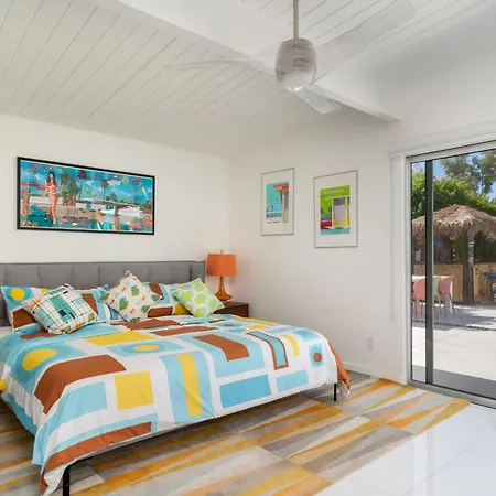 Retro A Go Go House Villa